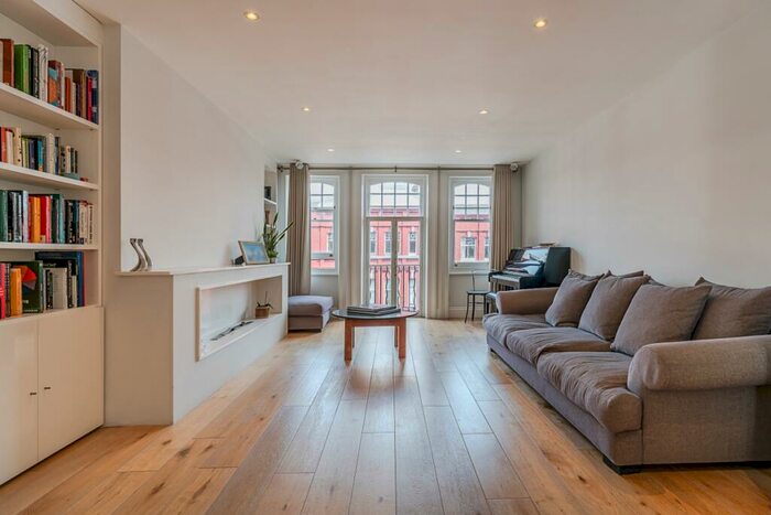 4 Bedroom Flat To Rent In Transept Street Marylebone, NW1