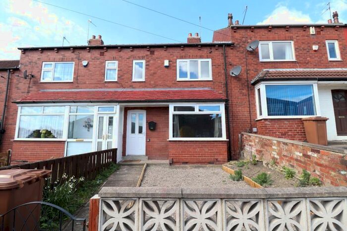 3 Bedroom Terraced House To Rent In Raynville Mount, Leeds, LS13
