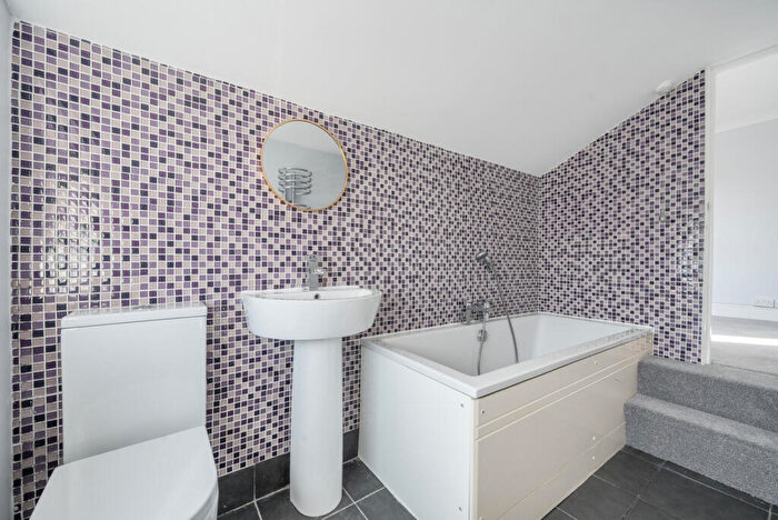 2 Bedroom Terraced House To Rent In Piggott's Road, Caversham, Reading, Berkshire, RG4