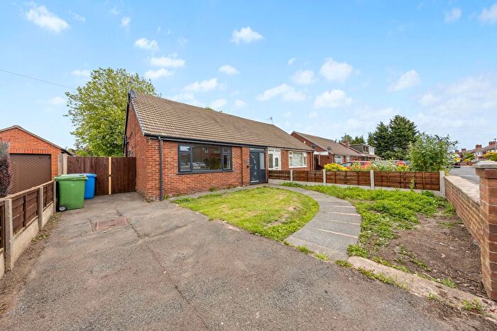 3 Bedroom Semi Detached Bungalow For Sale In Marina Avenue, Great Sankey, WA5