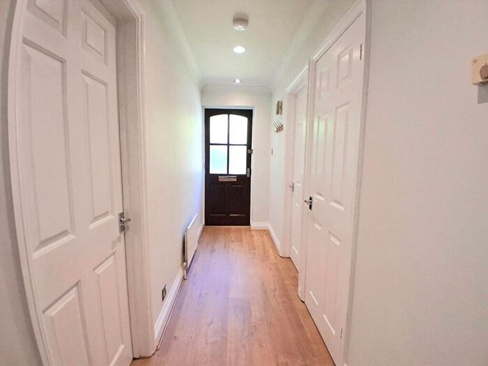 2 Bedroom Bungalow To Rent In Dorchester Close, Headington, Oxford, Oxfordshire, OX3