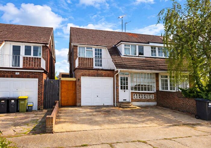 4 Bedroom Semi Detached House For Sale In Crouch View Grove, Hullbridge, Hockley, Essex, SS5