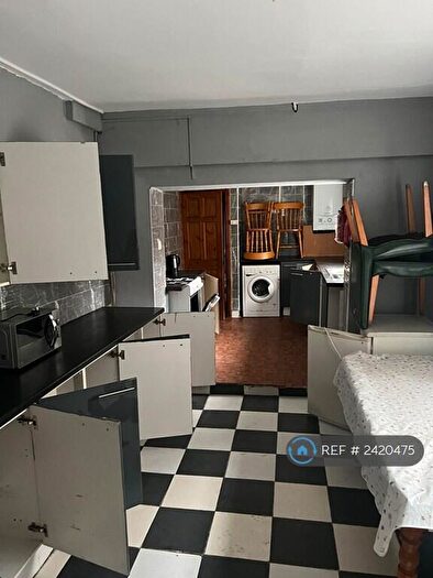 5 Bedroom Semi-Detached House To Rent In Crossley Terrace, Newcastle Upon Tyne, NE4