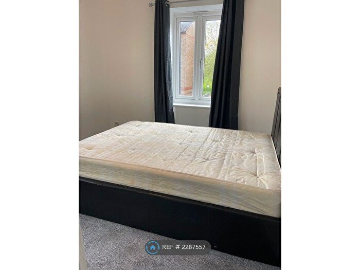 2 Bedroom Flat To Rent In Tollgate Road, London, E6