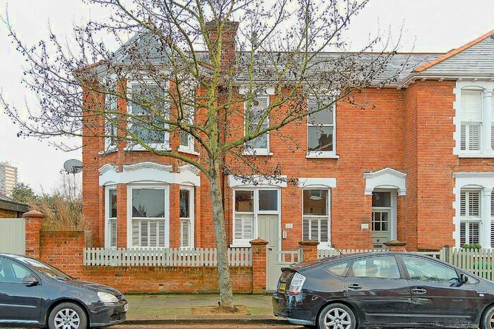 1 Bedroom Flat To Rent In Highlever Road, London, W10
