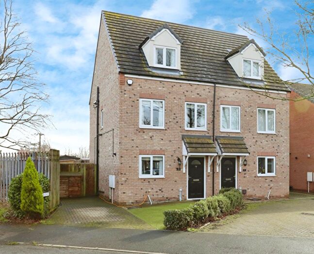 3 Bedroom Semi Detached House For Sale In Coniston Grove, Bircotes, Doncaster, DN11