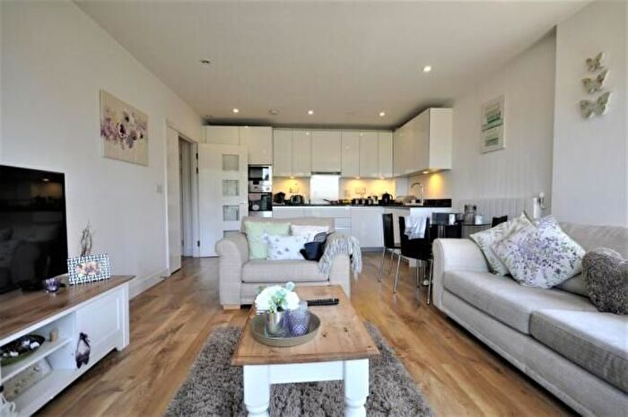 2 Bedroom Flat To Rent In Dowding Drive, London, SE9