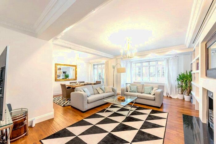 3 Bedroom Flat To Rent In Inverness Terrace, Bayswater, W2