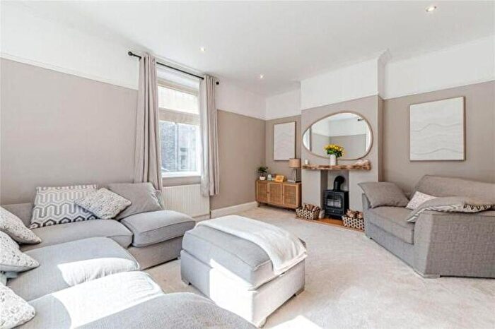 5 Bedroom End Terrace House For Sale In Ashgrove Greengates, Bradford, BD10