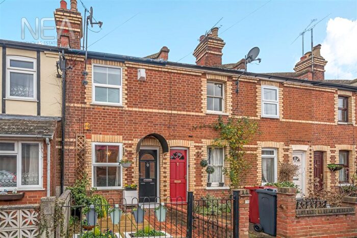 2 Bedroom Terraced House To Rent In Tuns Hill Cottages, Earley, Reading, RG6