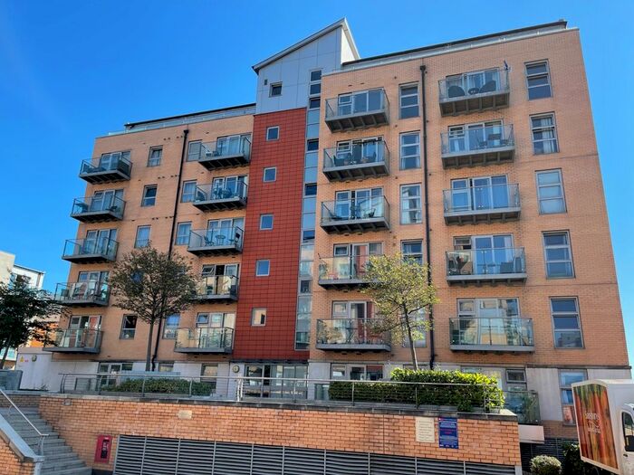 1 Bedroom Flat To Rent In Queen Mary Avenue, London, E18