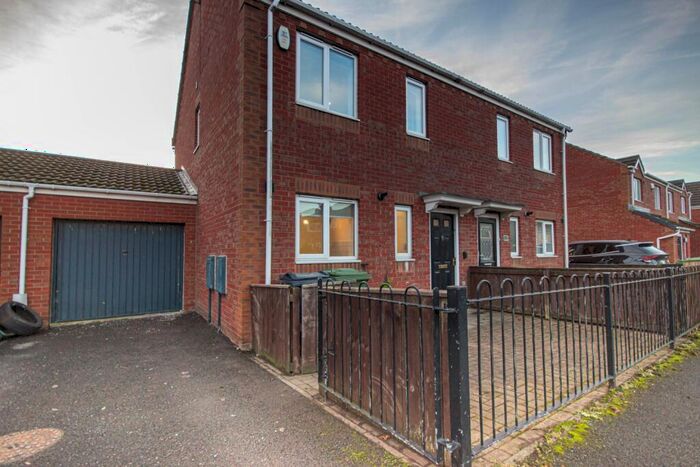 3 Bedroom Semi-Detached House To Rent In Johnson Street, Gateshead, Tyne And Wear, NE8