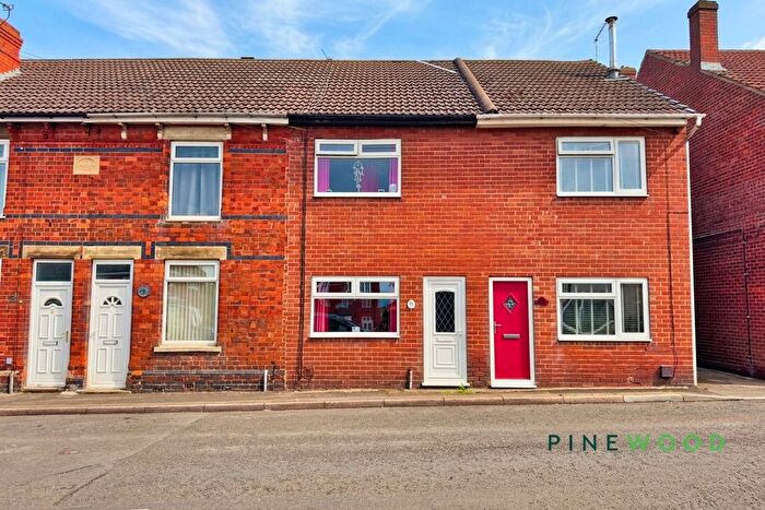 2 Bedroom Terraced House For Sale In Chesterfield Road, Shuttlewood, S44
