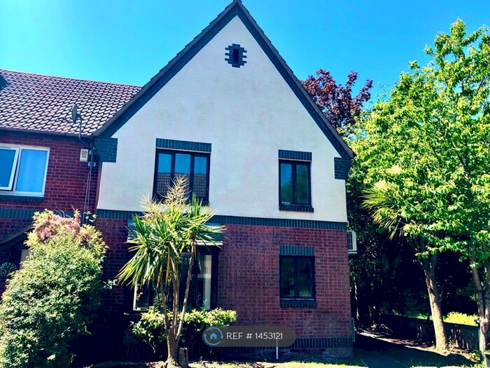 2 Bedroom End Of Terrace House To Rent In Foxhollows, Newton Abbot, TQ12