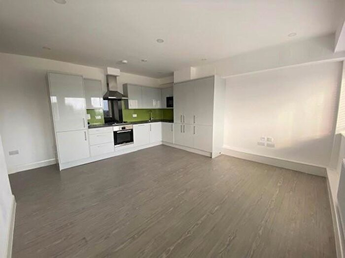 2 Bedroom Apartment To Rent In Goodrich Mews, Dudley, DY3