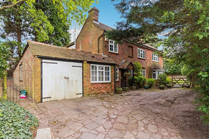 4 Bedroom Detached House For Sale In Lybury Lane, Redbourn, AL3