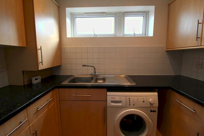 2 Bedroom Maisonette To Rent In Stevenage Rise, Hemel Hempstead, Hertfordshire, HP2