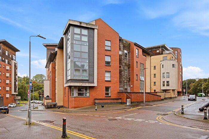 2 Bedroom Flat For Sale In Castle Street, Partick, Glasgow, G11