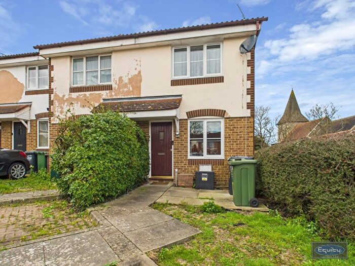 1 Bedroom Property To Rent In St Peters Close, Swanscombe, Kent, DA10