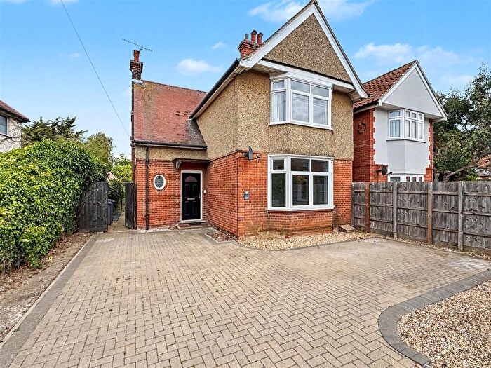 3 Bedroom Property To Rent In High Road West, Felixstowe, IP11