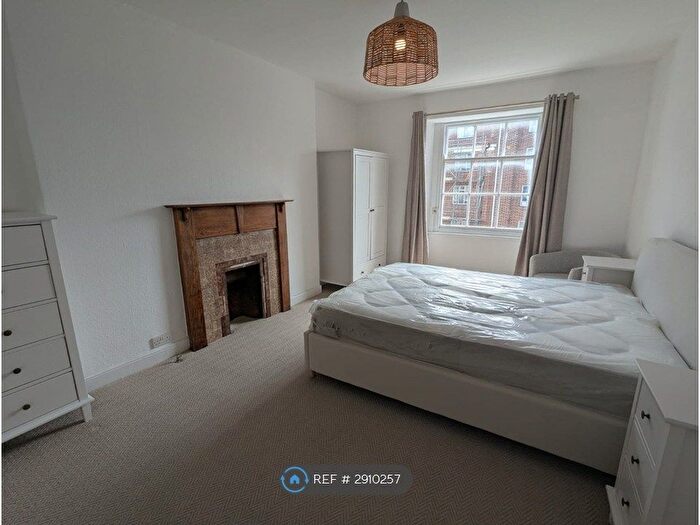 2 Bedroom Flat To Rent In Clifton, Bristol, BS8