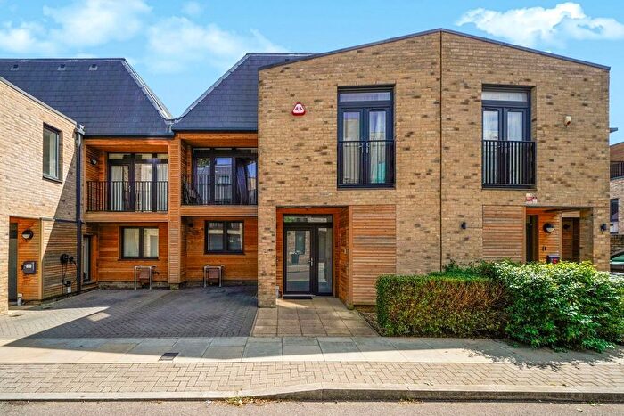 3 Bedroom Terraced House For Sale In Minotaur Drive, Barnet, EN5
