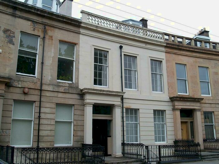2 Bedroom Apartment To Rent In , Queens Crescent, Glasgow, G4