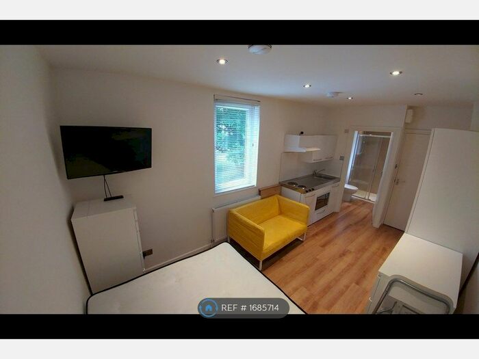 Studio To Rent In Fulham, London, SW6