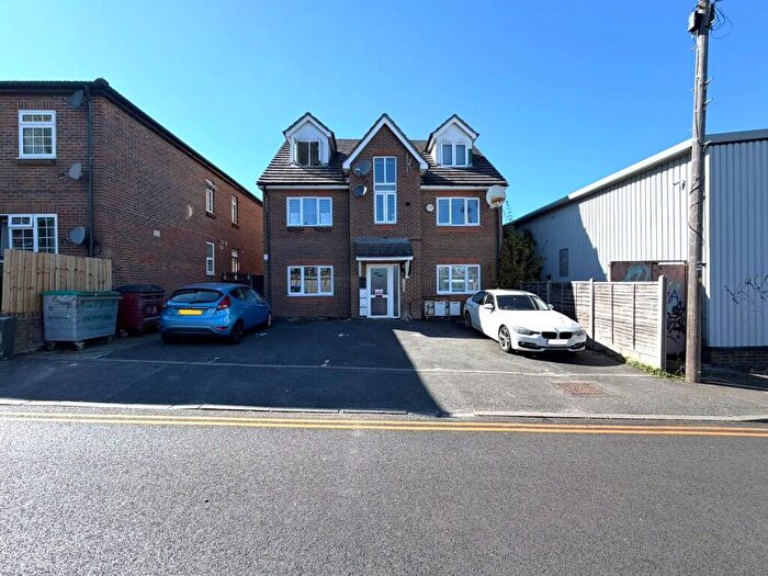 1 Bedroom Flat To Rent In Chase Street, Luton, Bedfordshire, LU1