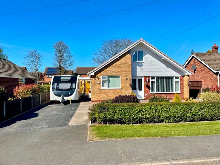 4 Bedroom Detached Bungalow For Sale In Park Lane, Westwoodside, Doncaster, DN9