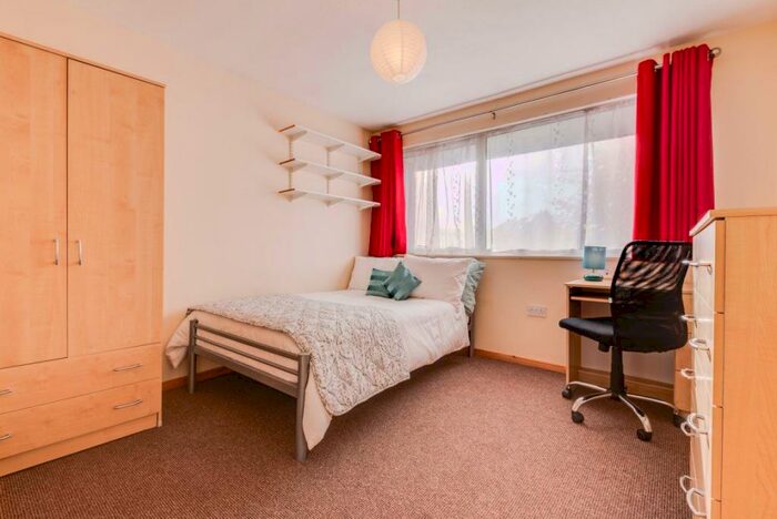 6 Bedroom House To Rent In Somner Close, Canterbury, CT2