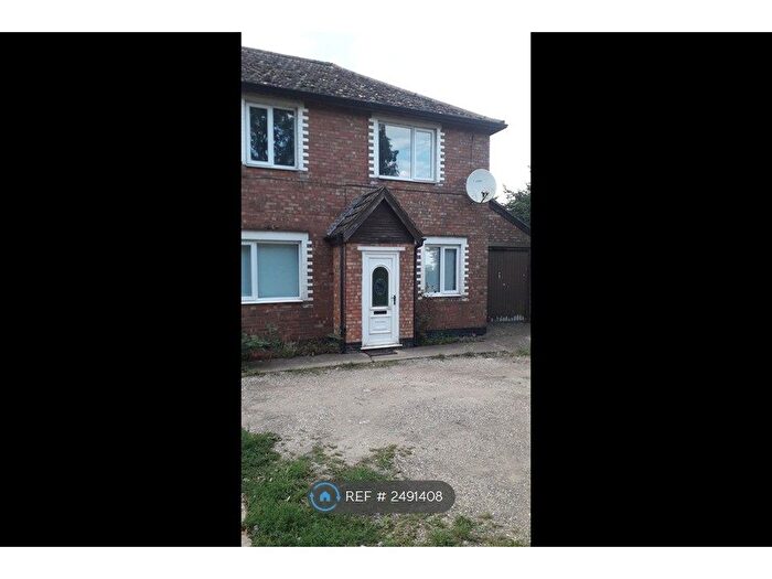 3 Bedroom Semi-Detached House To Rent In Pullover Road, King's Lynn, PE34