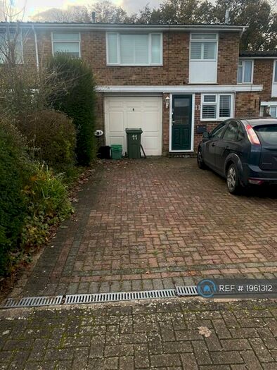 3 Bedroom Terraced House To Rent In Claremont Close, Orpington, BR6