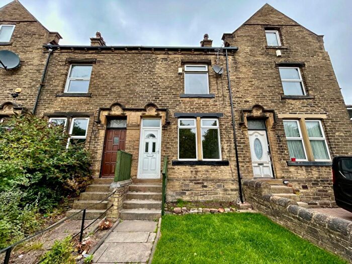 4 Bedroom Terraced House For Sale In Halifax Road, Bradford, BD6