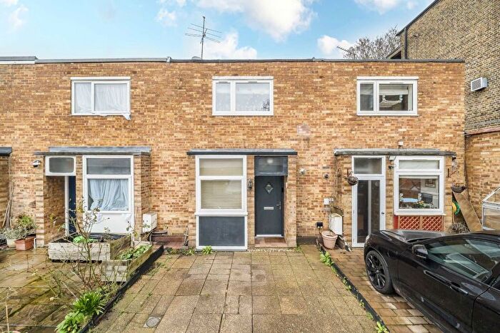 2 Bedroom Property For Sale In Woodbourne Close, Streatham, SW16