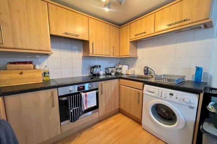 2 Bedroom Flat To Rent In Hanover Place, Cheltenham, GL50