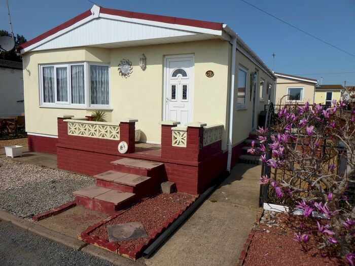 2 Bedroom Mobile/park Home For Sale In Fengate Park, Peterborough, Cambridgeshire, PE1