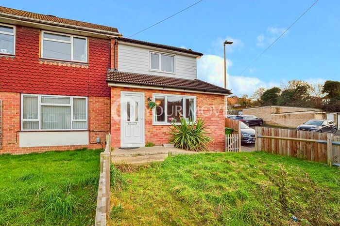 2 Bedroom End Of Terrace House To Rent In Brendon Avenue, Chatham, Kent, ME5