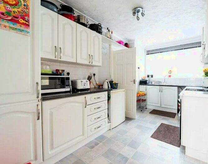 3 Bedroom Semi-Detached House To Rent In Redcar Road, Romford, Essex, RM3