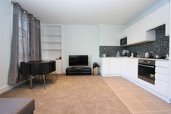 2 Bedroom Flat To Rent In Cumberland Street, Pimlico, SW1V