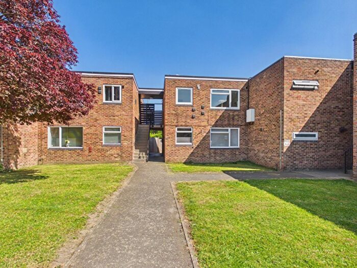 2 Bedroom Flat For Sale In Whitley Close, Stanwell, Surrey, TW19