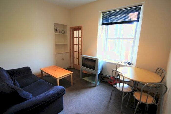 1 Bedroom Flat To Rent In Powis Place, City Centre, Aberdeen, AB25