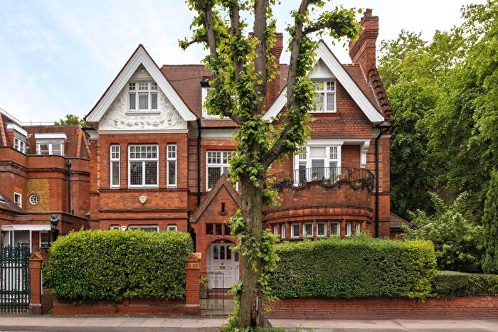 3 Bedroom Flat For Sale In Eton Avenue, London, NW3
