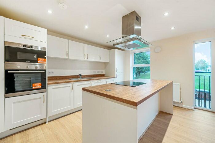 2 Bedroom Apartment To Rent In Sandpiper Drive, Lakeside, Doncaster, DN4