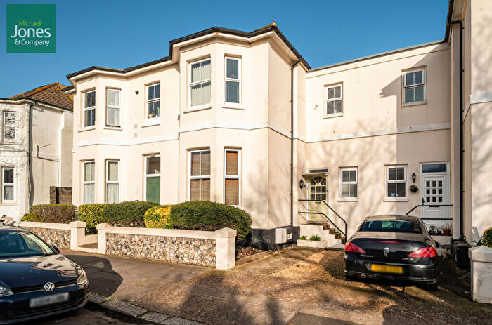 1 Bedroom Flat To Rent In Selden Road, Worthing, West Sussex, BN11