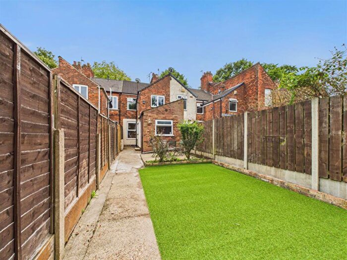 3 Bedroom Terraced House For Sale In Westbourne Grove, Hessle, HU13