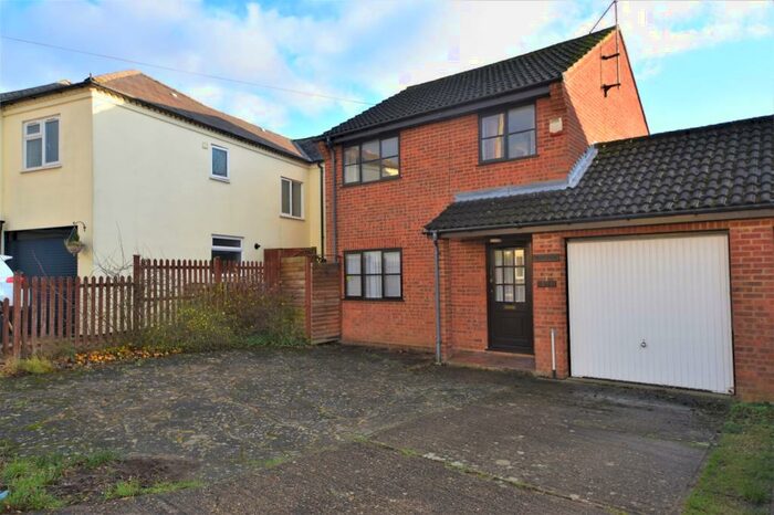 3 Bedroom Semi-Detached House To Rent In Northern Woods, Flackwell Heath, High Wycombe, HP10