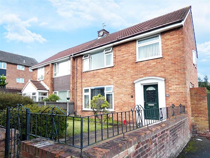 3 Bedroom Semi-detached House For Sale In Bedford Close, Huyton, Liverpool, L36