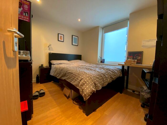 6 Bedroom Terraced House To Rent In Rhymney Street, Cathays, CF24