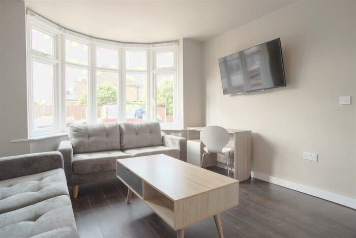 6 Bedroom Detached House To Rent In **&#pppw Excluding Bills** Pelham Crescent, Beeston, - Uon, NG9